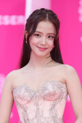 Jisoo_April232026_Canneseries_HQPicsSpace_7_fa37824da47bb321