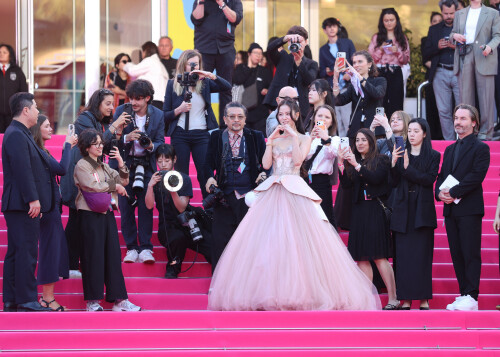 Jisoo_April232026_Canneseries_HQPicsSpace_87_51db3434c3855f61.jpeg