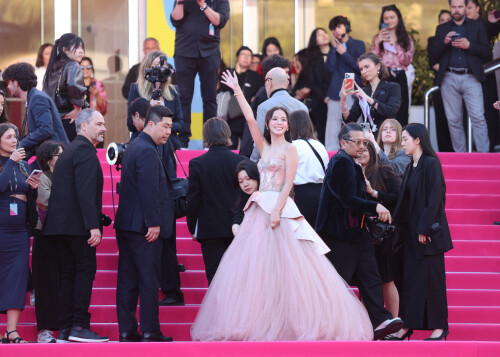 Jisoo_April232026_Canneseries_HQPicsSpace_89_6432d49b311e883b.jpeg
