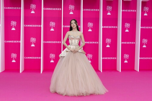 Jisoo_April232026_Canneseries_HQPicsSpace_95_aee84f8b0cc01b86.jpeg