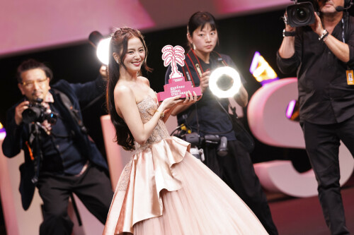 Jisoo_April232026_Canneseries_HQPicsSpace_159_828cfd0b505288f7.jpeg