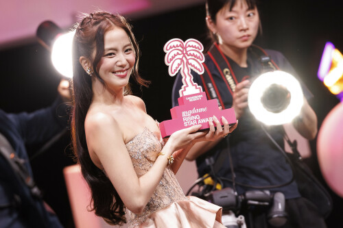 Jisoo_April232026_Canneseries_HQPicsSpace_160_e1ced6e170e887cc.jpeg