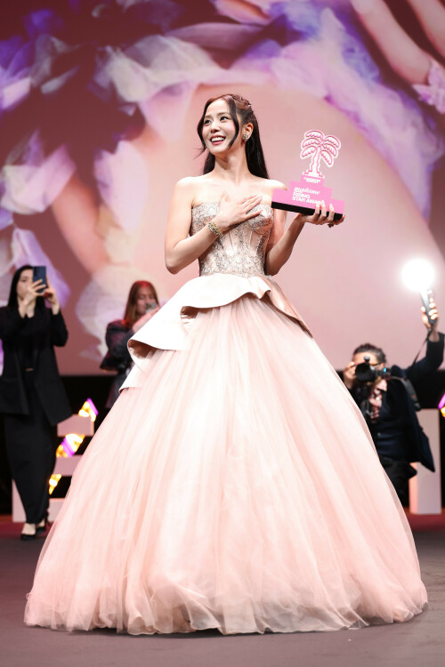 Jisoo_April232026_Canneseries_HQPicsSpace_212_bdb02f51fa2eb7f7.jpeg