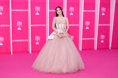 Jisoo_April232026_Canneseries_HQPicsSpace_249_1652768f64a58c5e.jpeg