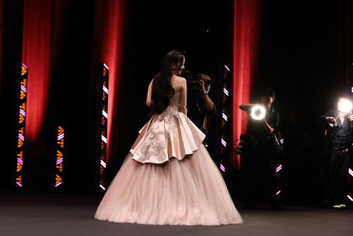 Jisoo_April232026_Canneseries_HQPicsSpace_258_33a8f130699041da.jpeg