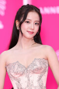 Jisoo_April232026_Canneseries_HQPicsSpace_271_f2e94919e72b43ed