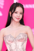 Jisoo_April232026_Canneseries_HQPicsSpace_274_611d9df597d5303b