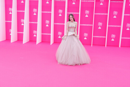 Jisoo_April232026_Canneseries_HQPicsSpace_288_19e2f1c2d28d43ad.jpeg