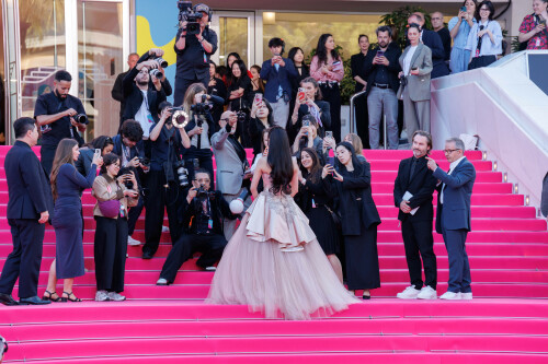 Jisoo_April232026_Canneseries_HQPicsSpace_294_3afd8e943aed5384.jpeg