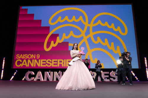 Jisoo_April232026_Canneseries_HQPicsSpace_301_1a200a4dee0c0101.jpeg