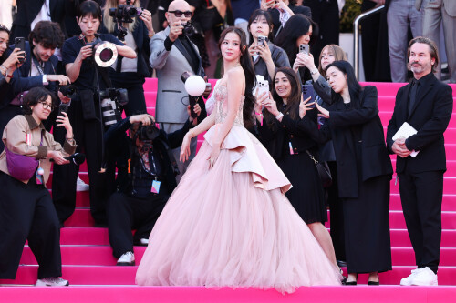 Jisoo_April232026_Canneseries_HQPicsSpace_322_dbee45a51d5377fb.jpeg