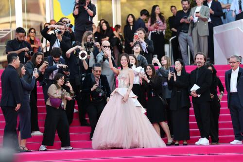 Jisoo_April232026_Canneseries_HQPicsSpace_362_f843c8ba568396b9.jpeg