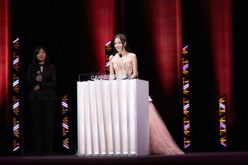 Jisoo_April232026_Canneseries_HQPicsSpace_370_650f9b59e4d6d747.jpeg