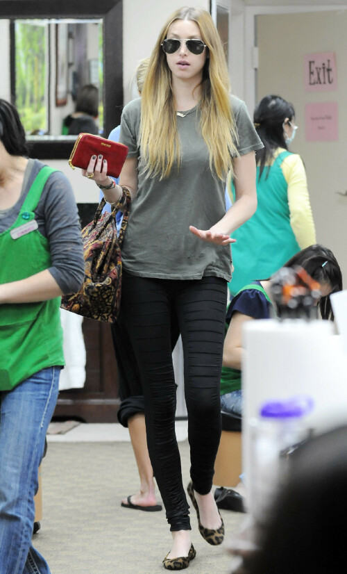 Whitney_Port_January272011_HQPicsSpace_0190c420b6f7b59d848.jpeg