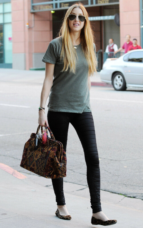 Whitney_Port_January272011_HQPicsSpace_0260c01f2c251154af6.jpeg
