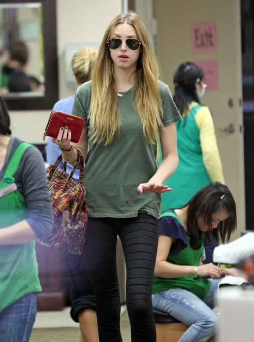Whitney_Port_January272011_HQPicsSpace_0444d77b2c4d4b97b1b.jpeg