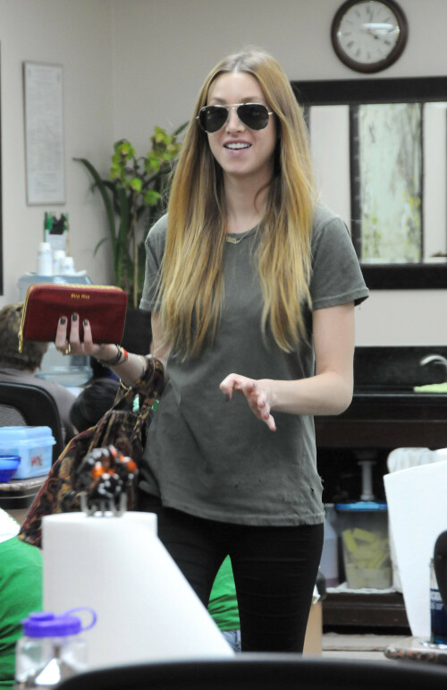 Whitney_Port_January272011_HQPicsSpace_049073a2711cc823fe0.jpeg