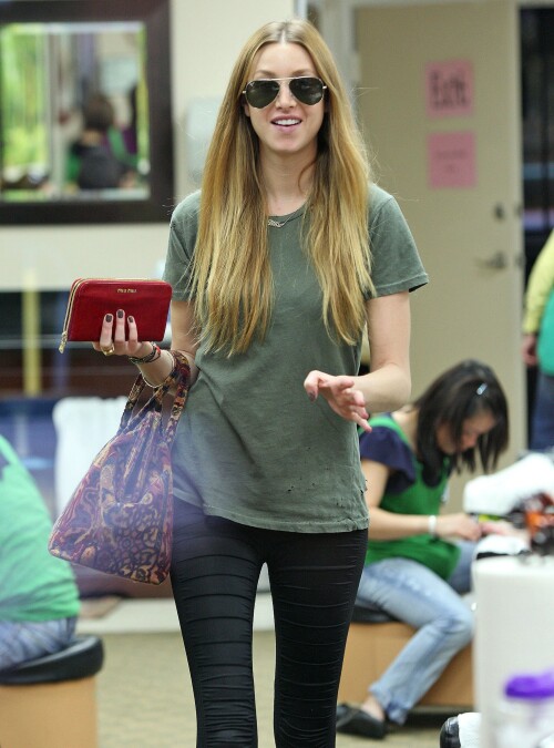 Whitney_Port_January272011_HQPicsSpace_060691d1ff7c806e3ee.jpeg