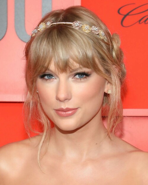 TaylorSwift_2019Time100RedCarpet_HQPicsSpace_136_52711a8c991cb08b.jpeg