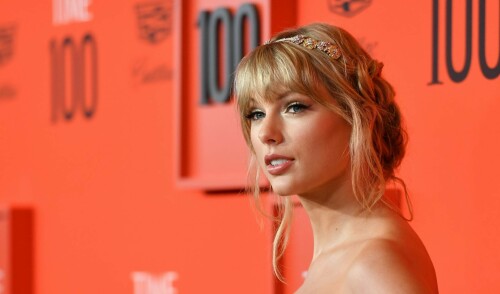 TaylorSwift_2019Time100RedCarpet_HQPicsSpace_170_427764990ffb7a66.jpeg