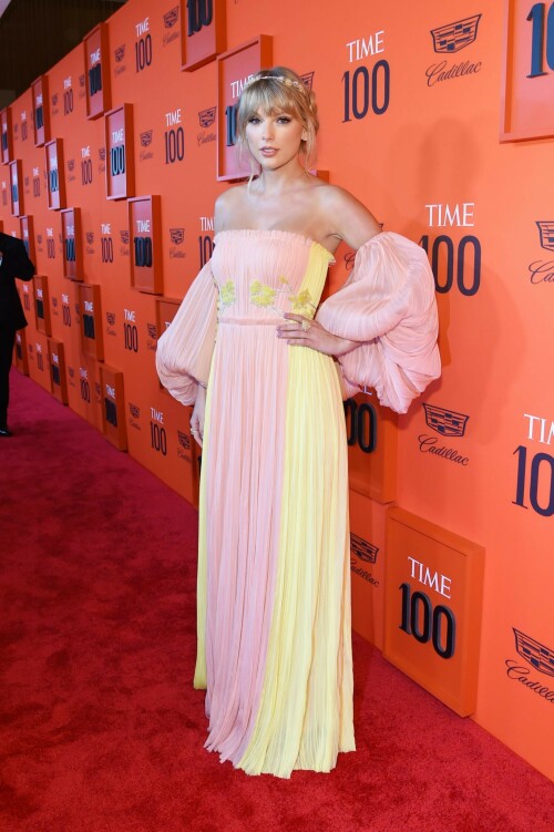 TaylorSwift_2019Time100RedCarpet_HQPicsSpace_176_b43926656a03f1b6.jpeg