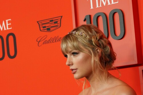TaylorSwift_2019Time100RedCarpet_HQPicsSpace_224_e3843b213906d7c1.jpeg