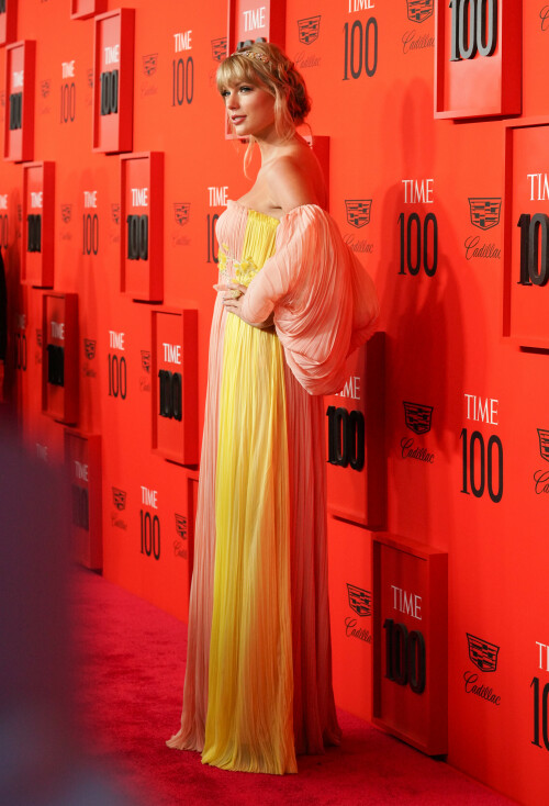 TaylorSwift_2019Time100RedCarpet_HQPicsSpace_247_41035505e88bbe29.jpeg