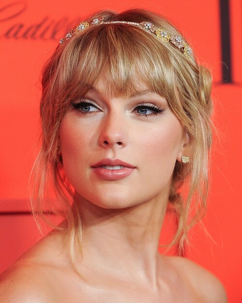 TaylorSwift_2019Time100RedCarpet_HQPicsSpace_30_e8e5a4a35e76ce35.jpeg