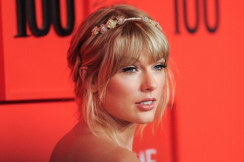 TaylorSwift_2019Time100RedCarpet_HQPicsSpace_33_ed4dd599f6ad985a.jpeg