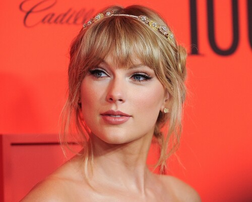 TaylorSwift_2019Time100RedCarpet_HQPicsSpace_35_1e1132d2f2bbde8e.jpeg