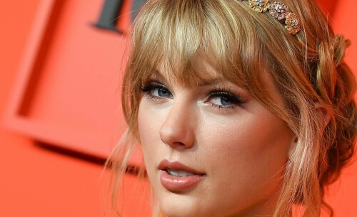 TaylorSwift_2019Time100RedCarpet_HQPicsSpace_47_af873f676b3f6ae4.jpeg