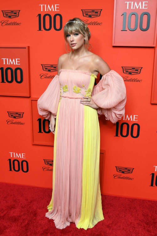 TaylorSwift_2019Time100RedCarpet_HQPicsSpace_265_35c36cb92331fd20.jpeg