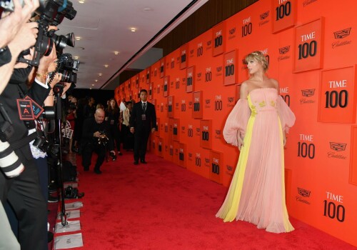 TaylorSwift_2019Time100RedCarpet_HQPicsSpace_274_60e21a170506113a.jpeg