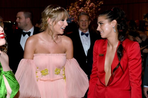 TaylorSwift_2019Time100RedCarpet_HQPicsSpace_276_b6427c9b28180d3d.jpeg
