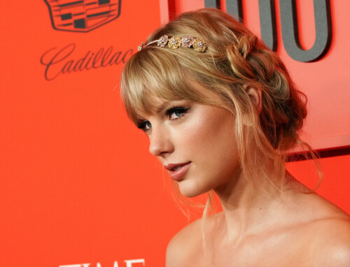 TaylorSwift_2019Time100RedCarpet_HQPicsSpace_318_ec831e65122b93b3.jpeg