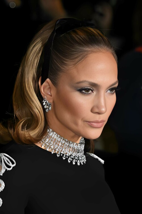 JenniferLopez_Valentino_January242024_HQPicsSpace00329bb83edc275737cf.jpeg