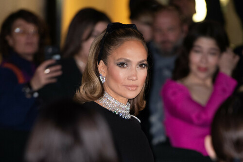 JenniferLopez_Valentino_January242024_HQPicsSpace0037fdd59353b0f2b6ff