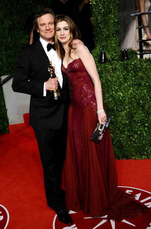 AnneHathaway_VanityFairOscarParty_February272011_HQPicsSpace_13_d066a7e97a5ba3a8.jpeg