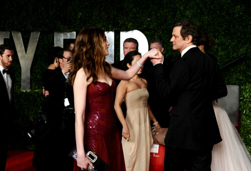 AnneHathaway_VanityFairOscarParty_February272011_HQPicsSpace_40_62b8e1a8f53ac8ed.jpeg