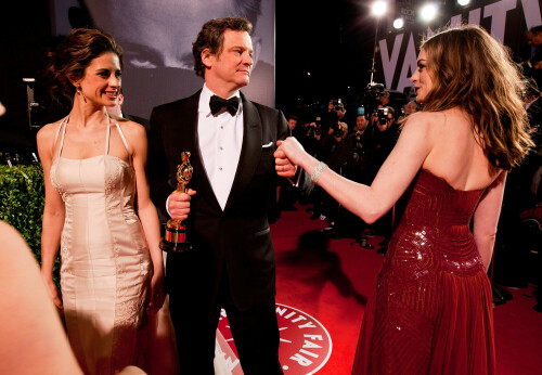 AnneHathaway_VanityFairOscarParty_February272011_HQPicsSpace_47_ff9616376ff153f0.jpeg