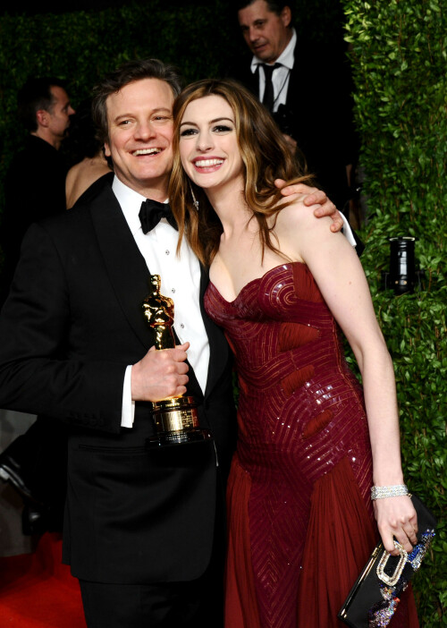 AnneHathaway_VanityFairOscarParty_February272011_HQPicsSpace_53_faab8b1c0829ec86.jpeg