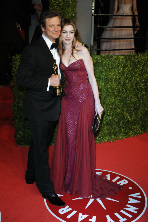 AnneHathaway_VanityFairOscarParty_February272011_HQPicsSpace_77_588de677529f36ae.jpeg