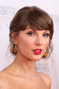 TaylorSwift_SongwritersHallOfFame_June112026_HQPicsSpace_103_8b118cfd8168f5c8