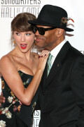 TaylorSwift_SongwritersHallOfFame_June112026_HQPicsSpace_120_d6943bd64b1b827a