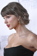 TaylorSwift_SongwritersHallOfFame_June112026_HQPicsSpace_63_161838c13d0039f8