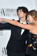 TaylorSwift_SongwritersHallOfFame_June112026_HQPicsSpace_73_60aae090c5cde3f8
