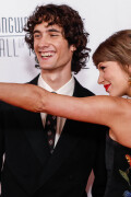 TaylorSwift_SongwritersHallOfFame_June112026_HQPicsSpace_79_578d1ecf5ef8e741