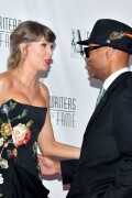 TaylorSwift_SongwritersHallOfFame_June112026_HQPicsSpace_90_c283ca2ae03d8653