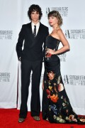 TaylorSwift_SongwritersHallOfFame_June112026_HQPicsSpace_94_8bf774a50c2c5117