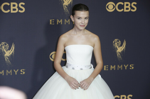 MillieBobbyBrown_2017_EmmyAwards_114_a9dd6fdfb21bd607.jpeg